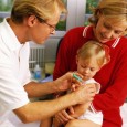 Прививка от гриппа – дело добровольное, а выполнять ли прививку ребенку – решают только родители.